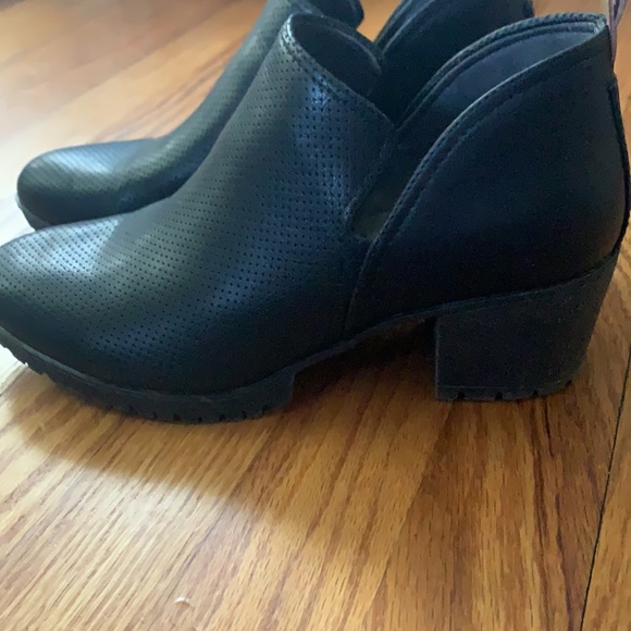 Dr. Scholl's Shoes | Dr. Scholls Womens London Block Heel Ankle Boots | Color: Black | Size: 8 | Cleanestclosetx's Closet